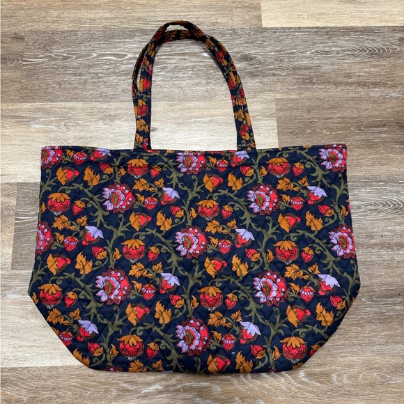 Vera Bradley Handbags - Vera Bradley —Marston Grand Tote Bag